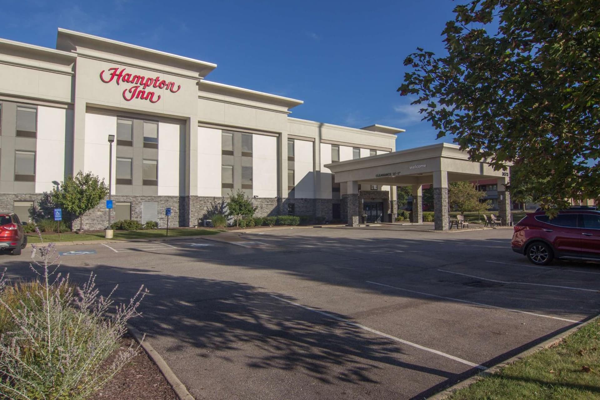 Hampton Inn Medina interior in Medina, OH — gallery photo 2