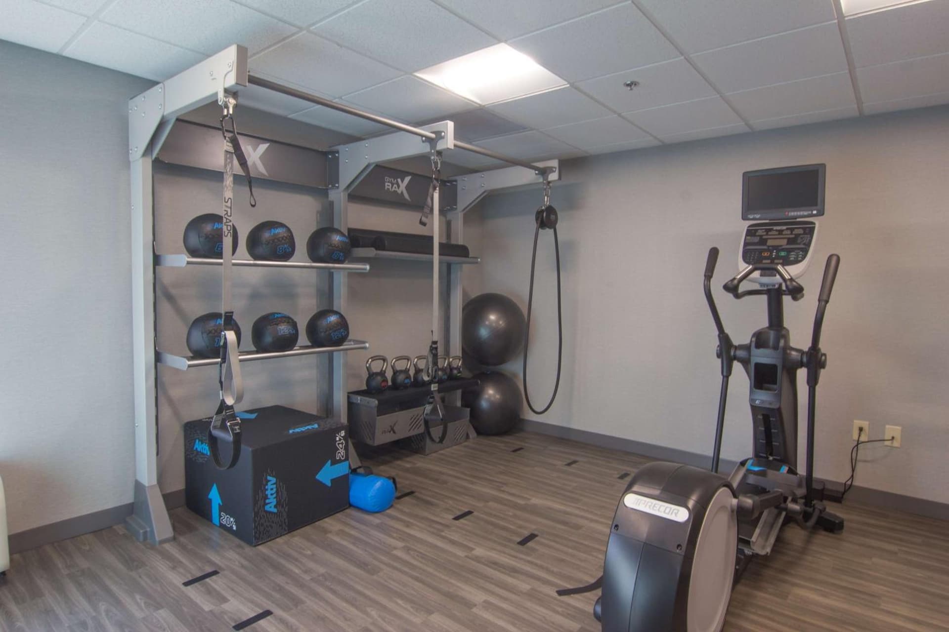 Hampton Inn Medina gallery photo in Medina, OH — image 9