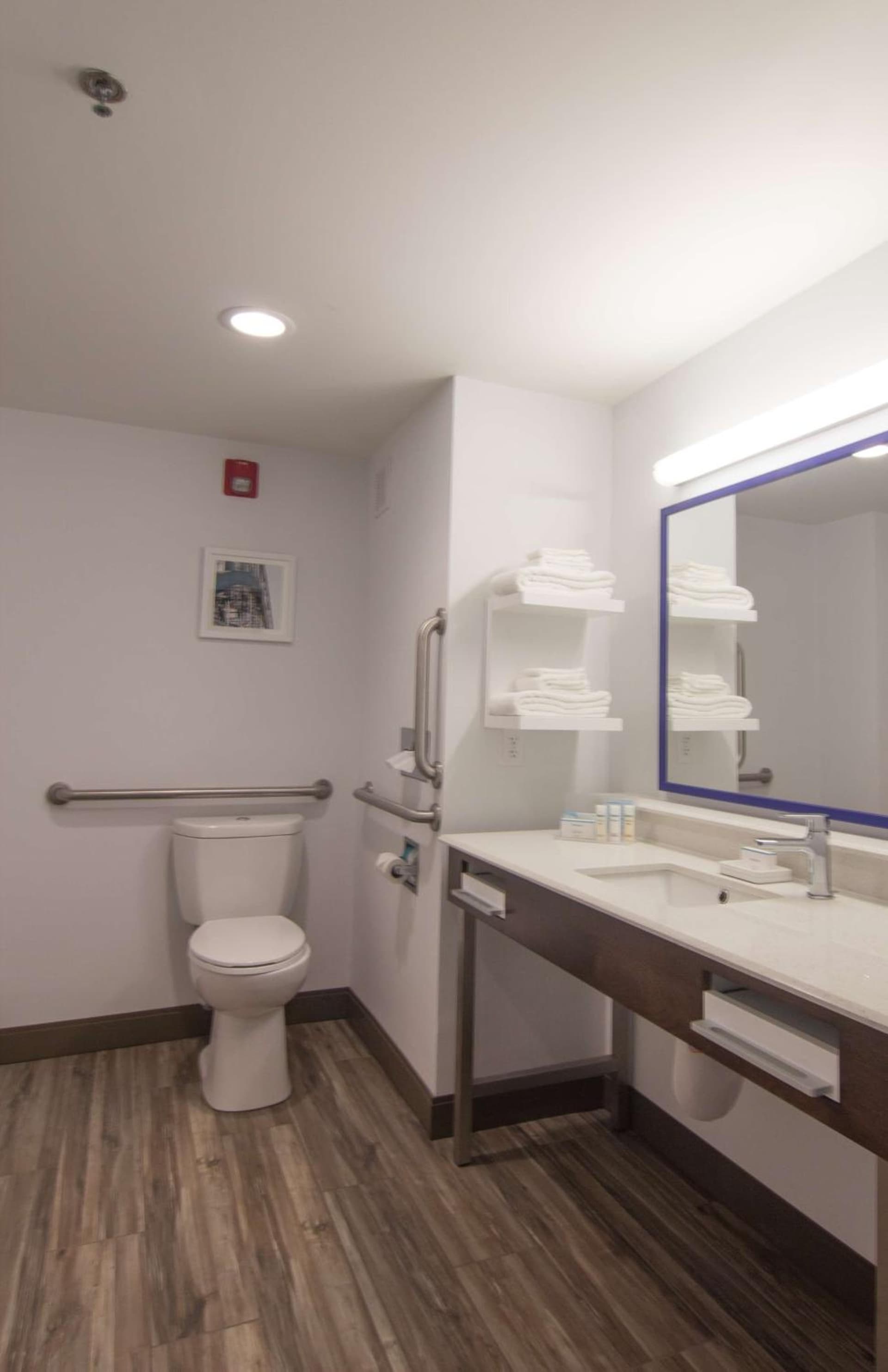 Hampton Inn Medina gallery photo in Medina, OH — image 15