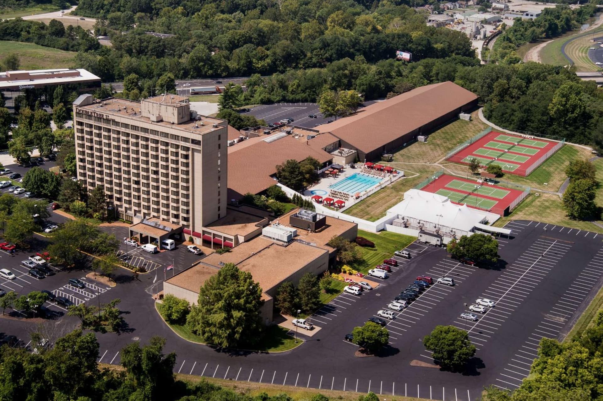 DoubleTree by Hilton Hotel St. Louis - Chesterfield property views in Chesterfield, MO — gallery photo 3