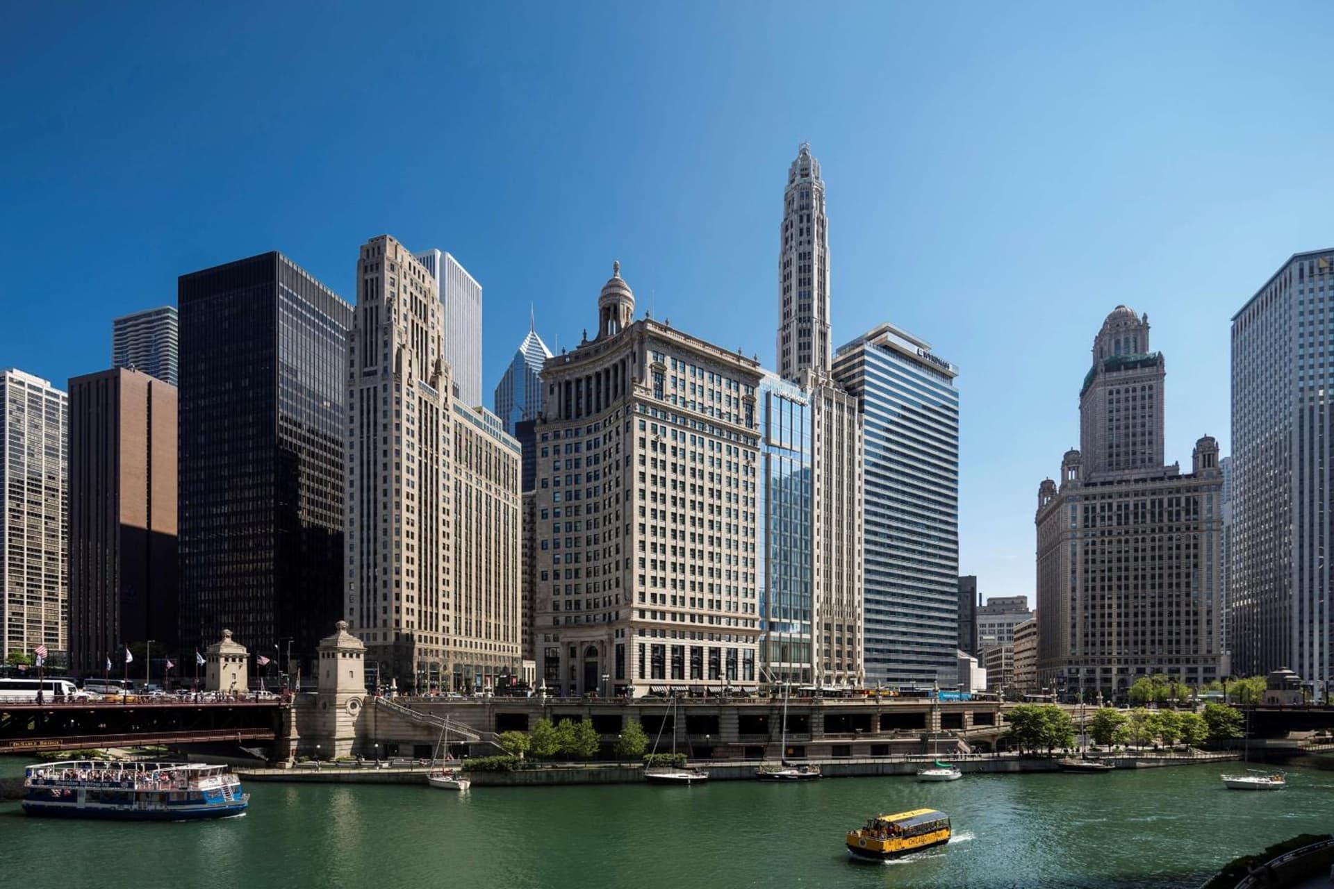LondonHouse Chicago, Curio Collection by Hilton featured exterior or lobby in Chicago, IL — similar hotel