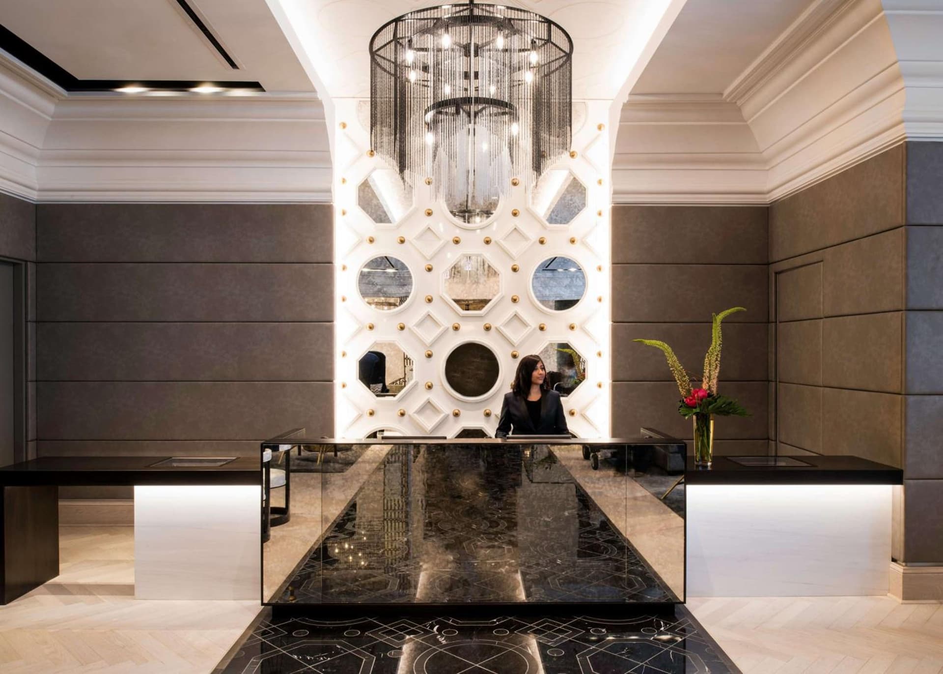 LondonHouse Chicago, Curio Collection by Hilton gallery photo in Chicago, IL — image 64