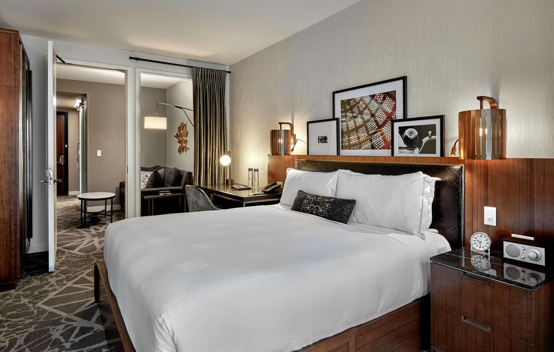 LondonHouse Chicago, Curio Collection by Hilton gallery photo in Chicago, IL — image 45