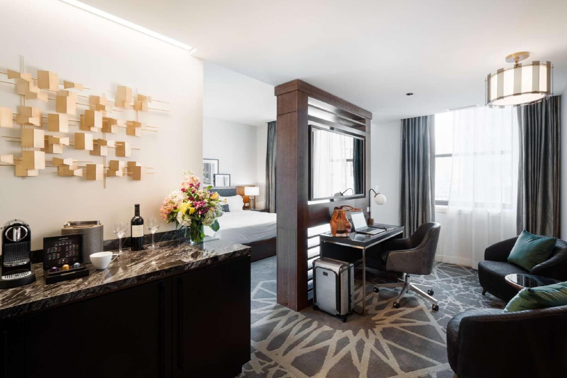 LondonHouse Chicago, Curio Collection by Hilton gallery photo in Chicago, IL — image 54