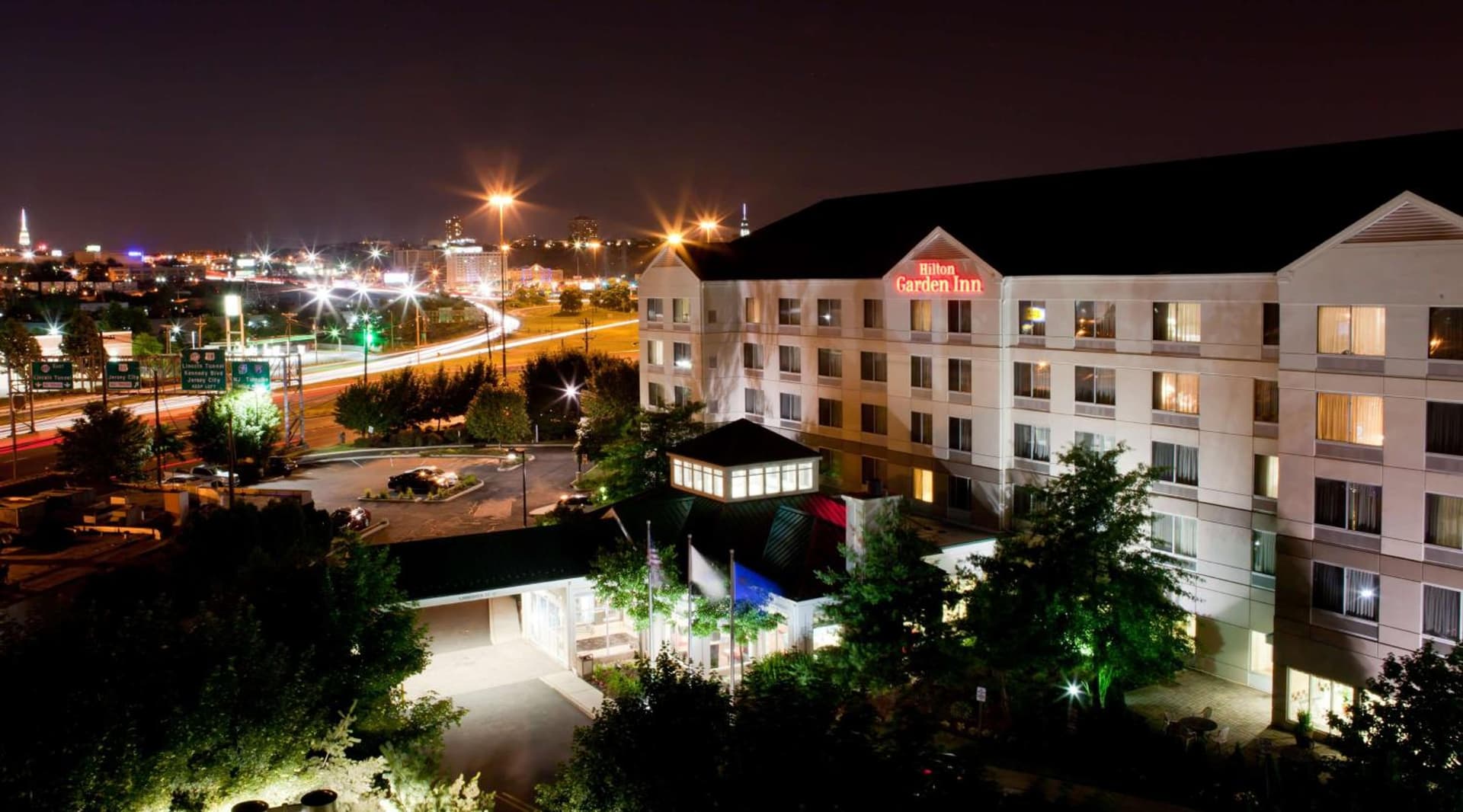 Hilton Garden Inn Secaucus/Meadowlands property views in Secaucus, NJ — gallery photo 3