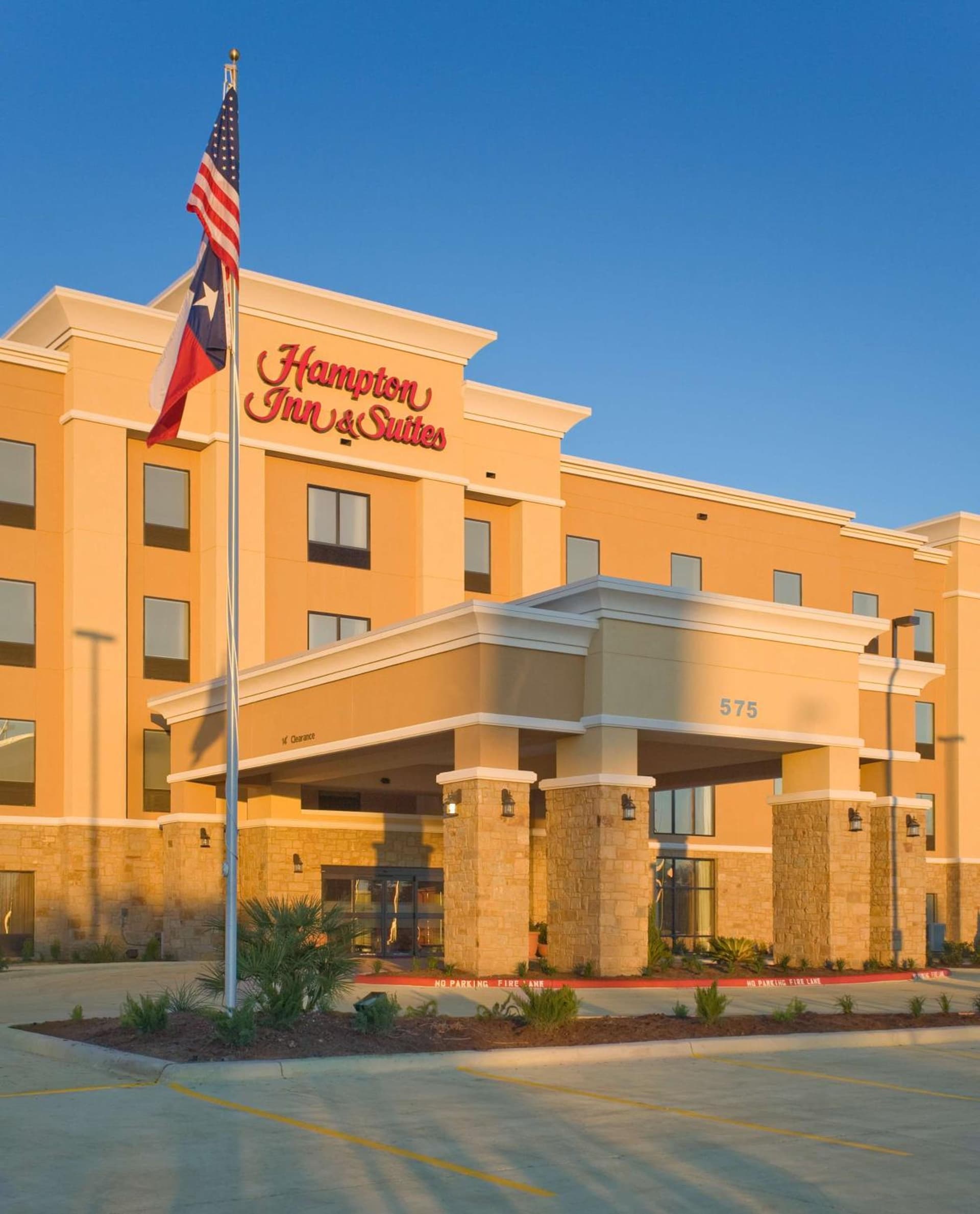 Hampton Inn & Suites New Braunfels interior in New Braunfels, TX — gallery photo 2