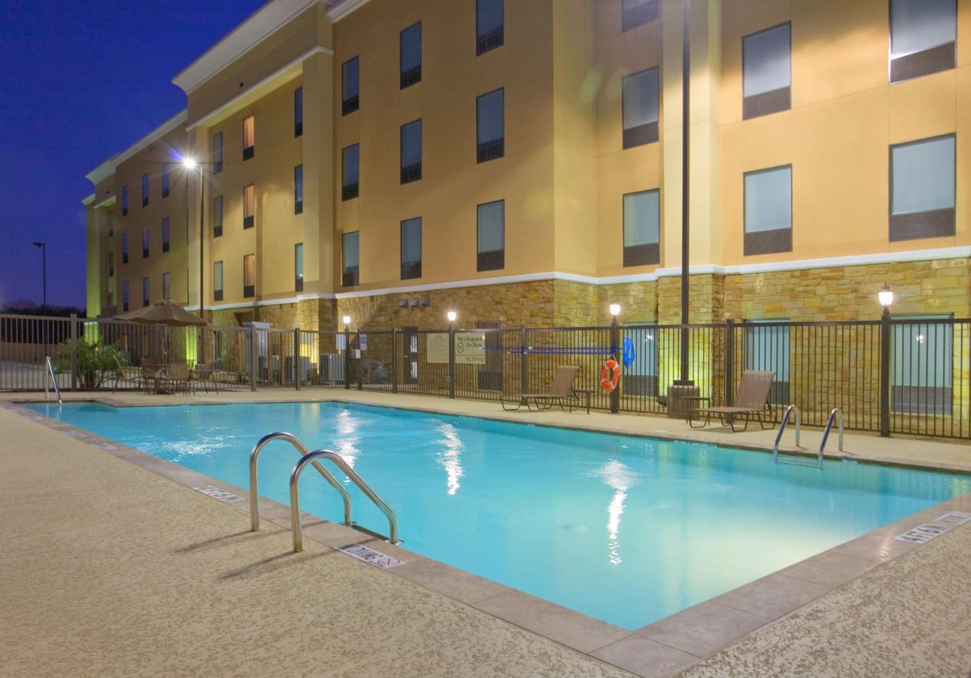 Hampton Inn & Suites New Braunfels gallery photo in New Braunfels, TX — image 6