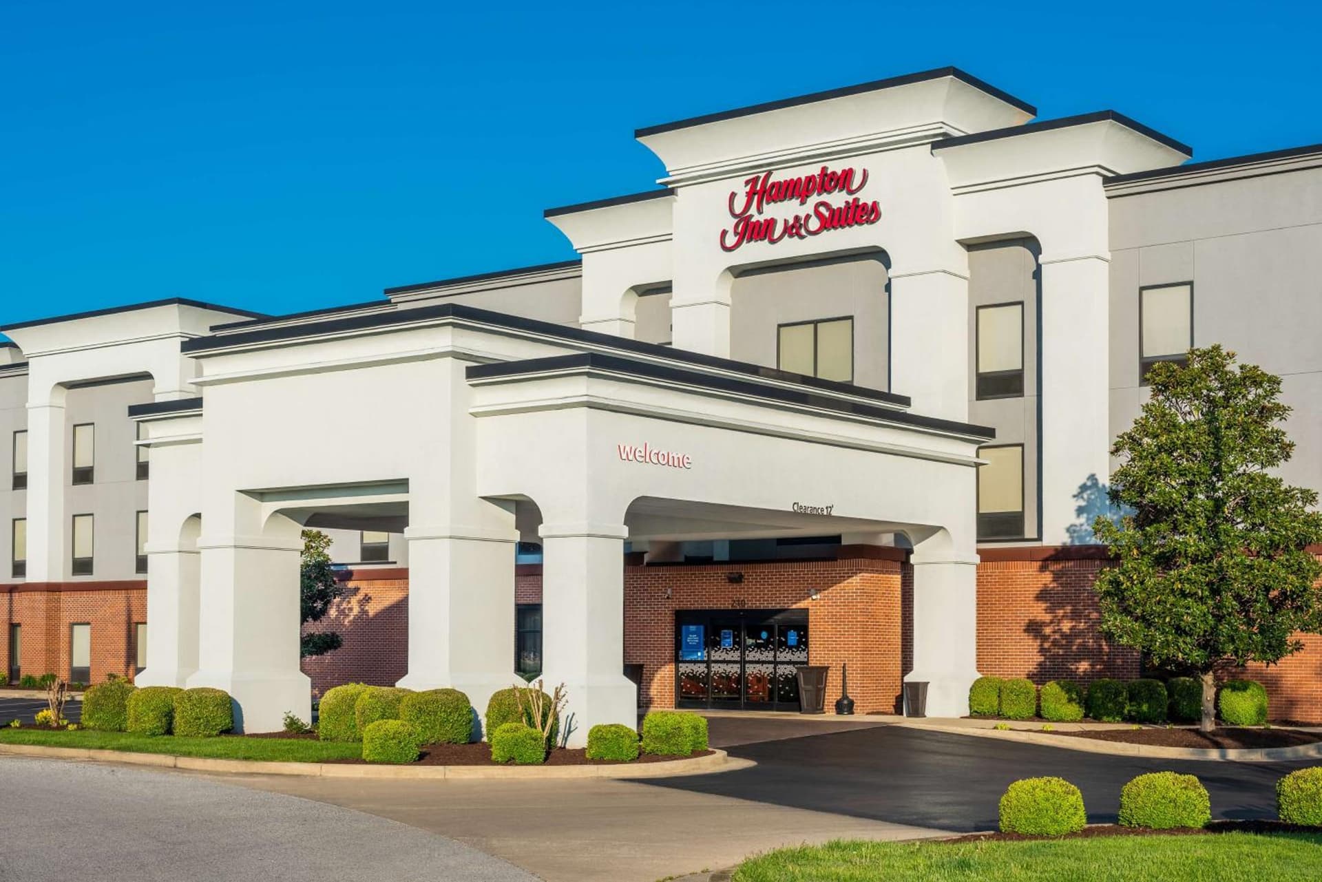Hampton Inn & Suites Hopkinsville property views in Hopkinsville, KY — gallery photo 3
