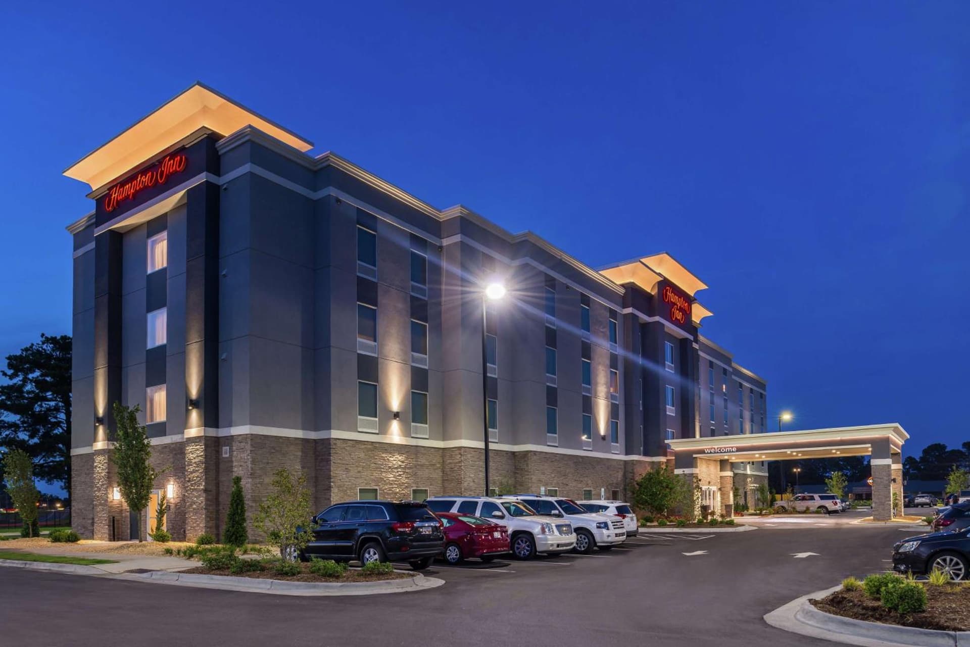Hampton Inn Benson interior in Benson, NC — gallery photo 2