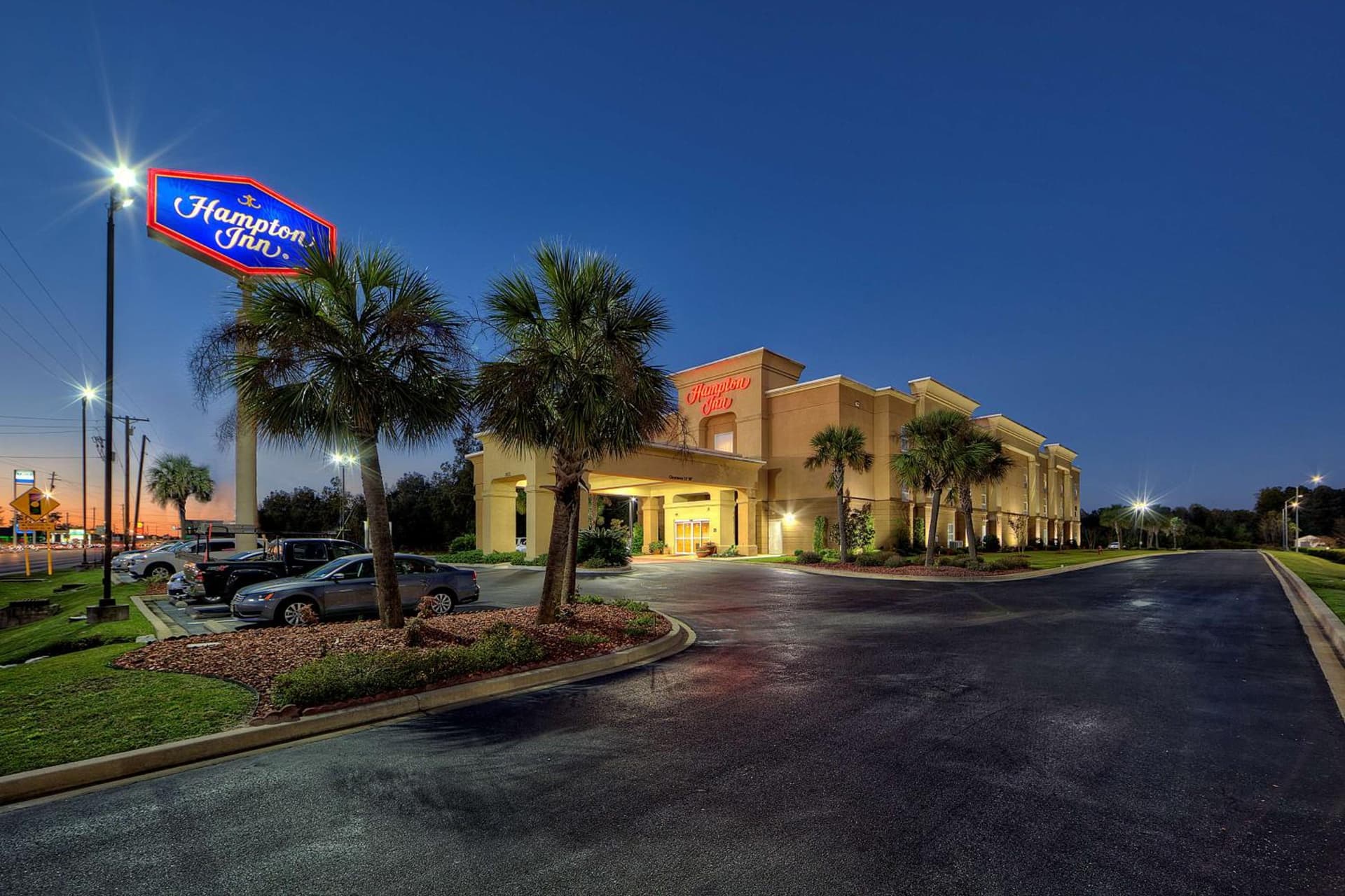Hampton Inn Manning interior in Manning, SC — gallery photo 2