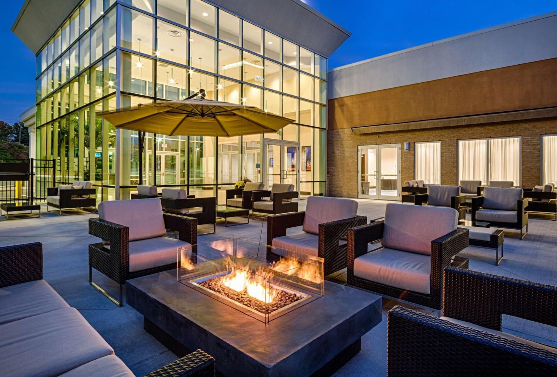 DoubleTree by Hilton Hotel Bristol gallery photo in Bristol, CT — image 21
