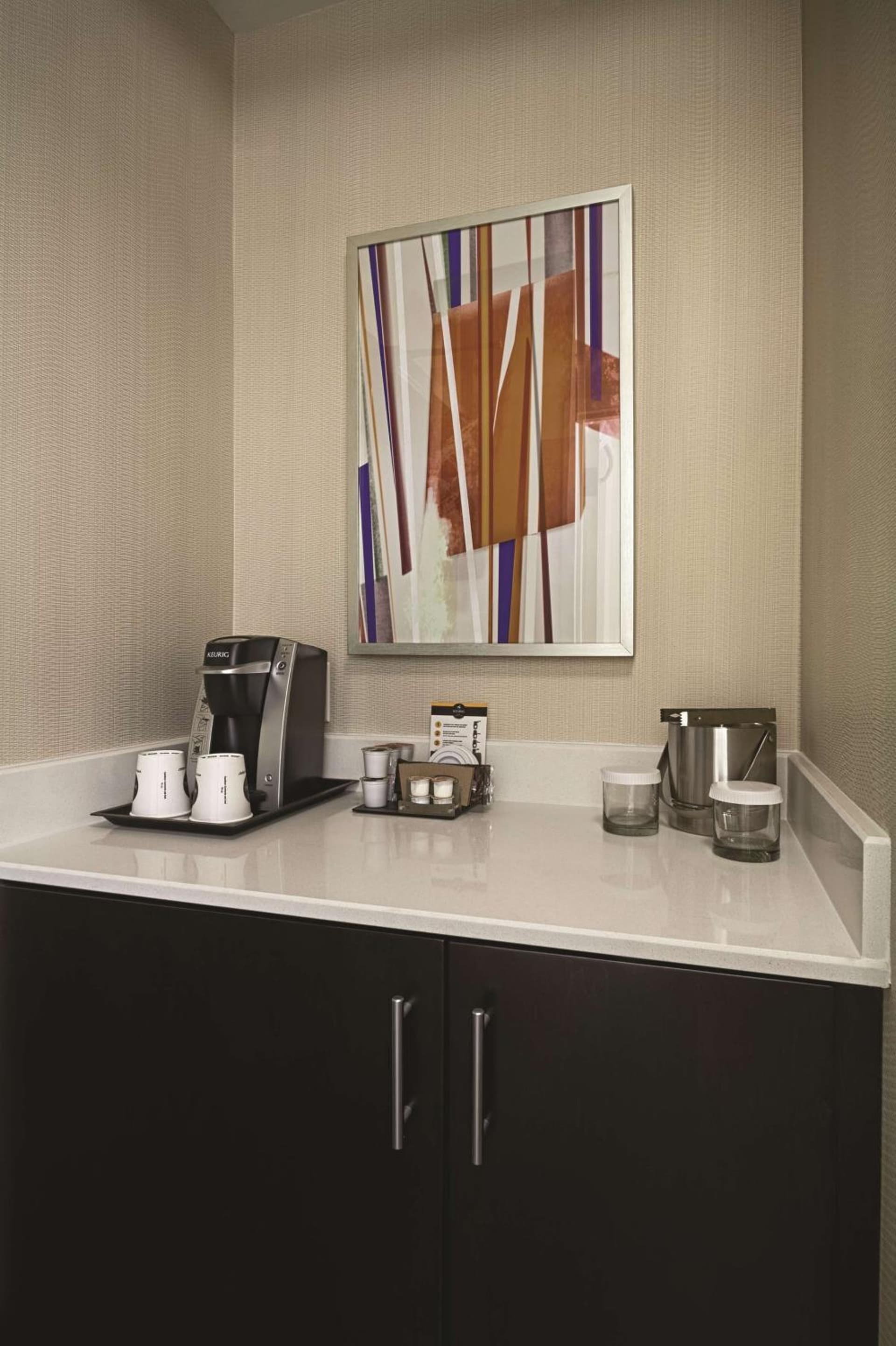 DoubleTree by Hilton Hotel Bristol gallery photo in Bristol, CT — image 12