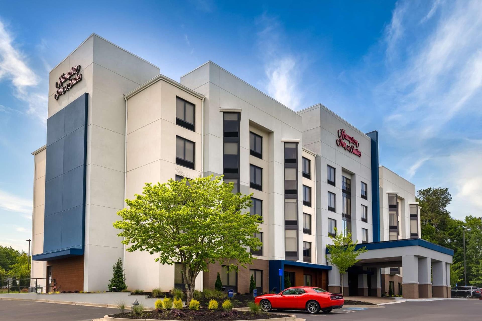 Hampton Inn & Suites Alpharetta Roswell interior in Alpharetta, GA — gallery photo 2