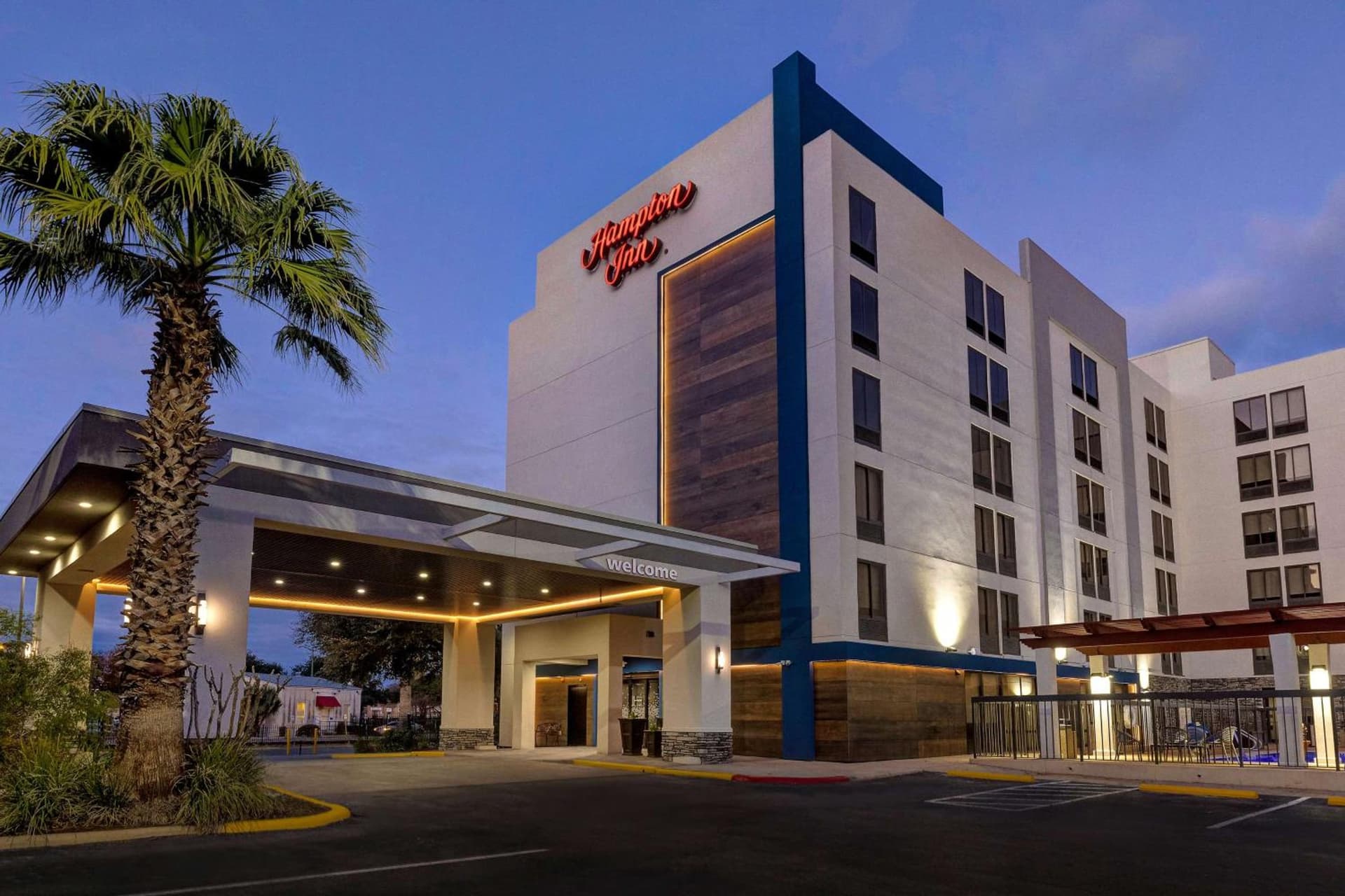 Hampton Inn San Antonio Downtown interior in San Antonio, TX — gallery photo 2