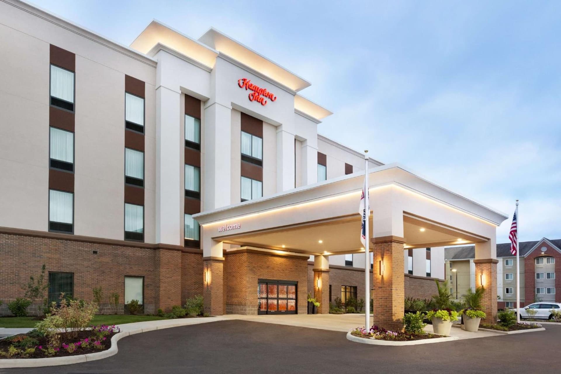 Hampton Inn By Hilton North Olmsted Cleveland Airport interior in North Olmsted, OH — gallery photo 2
