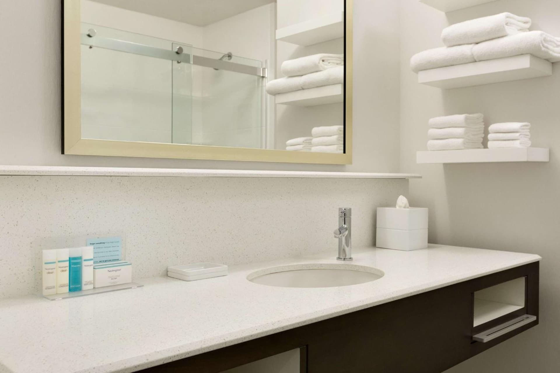 Hampton Inn By Hilton North Olmsted Cleveland Airport gallery photo in North Olmsted, OH — image 17