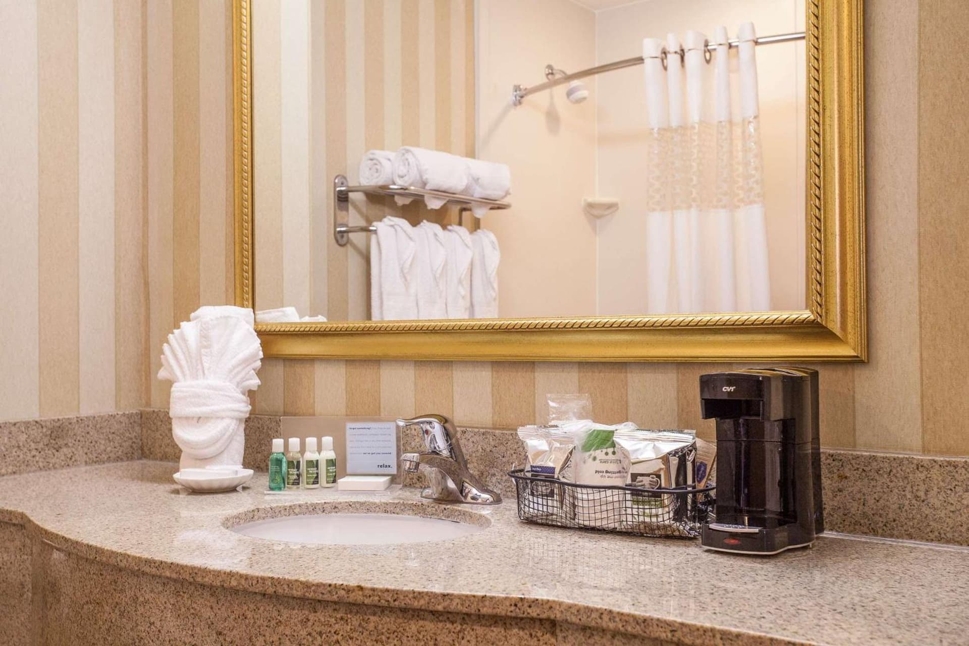 Hampton Inn & Suites Addison gallery photo in Addison, IL — image 27