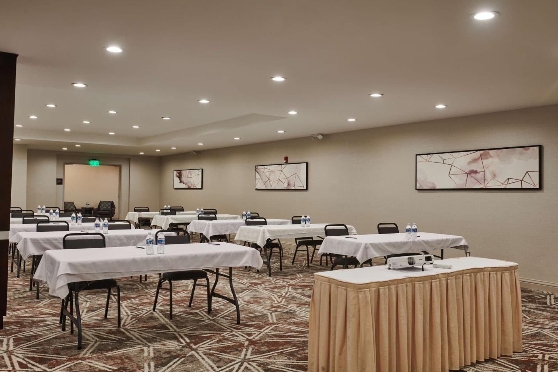 DoubleTree by Hilton Fullerton gallery photo in Fullerton, CA — image 52