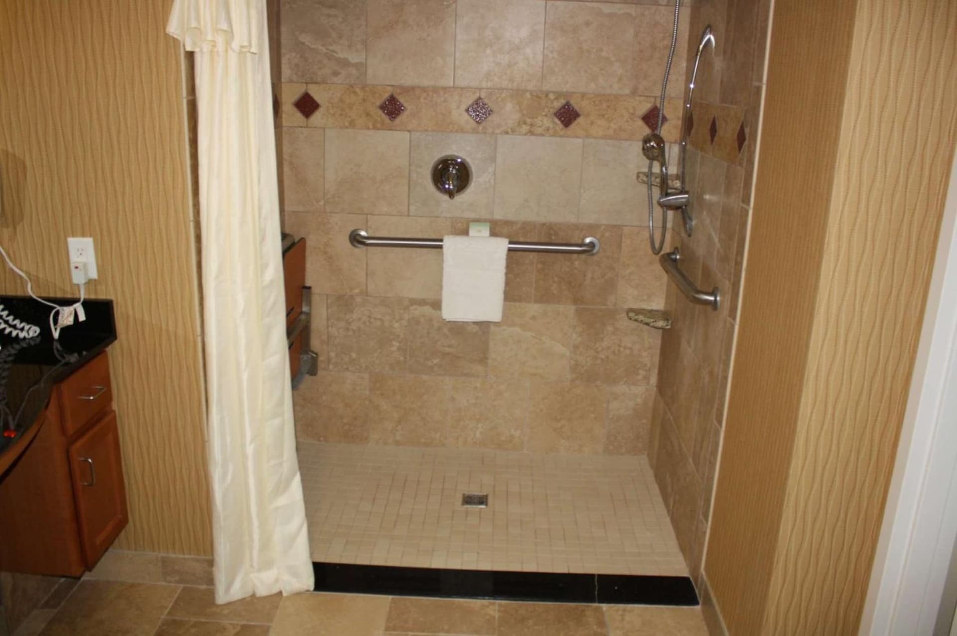 Homewood Suites Saint Cloud gallery photo in Saint Cloud, MN — image 8