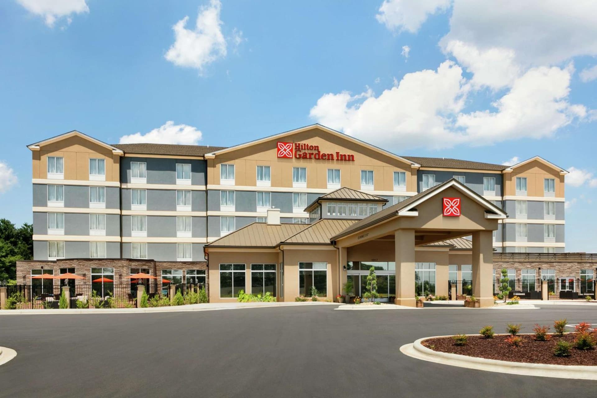 Hilton Garden Inn Statesville interior in Statesville, NC — gallery photo 2