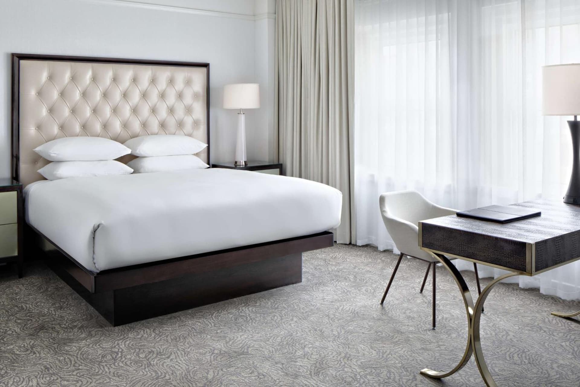 Amway Grand Plaza Hotel, Curio Collection by Hilton gallery photo in Grand Rapids, MI — image 123