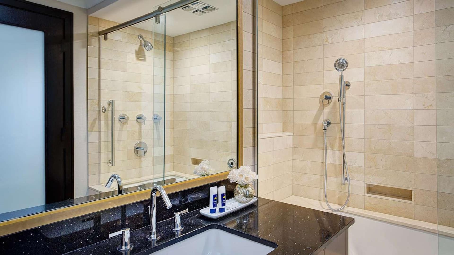 Amway Grand Plaza Hotel, Curio Collection by Hilton gallery photo in Grand Rapids, MI — image 103