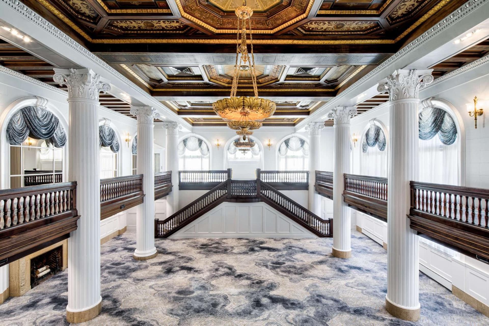 Amway Grand Plaza Hotel, Curio Collection by Hilton gallery photo in Grand Rapids, MI — image 25