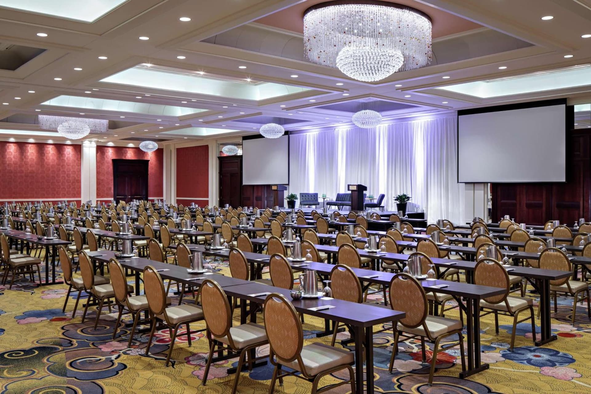 Amway Grand Plaza Hotel, Curio Collection by Hilton gallery photo in Grand Rapids, MI — image 13