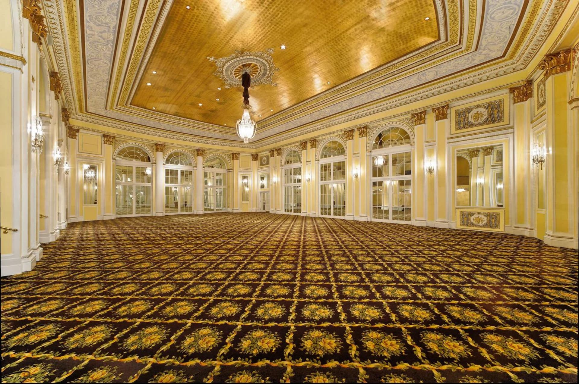 Amway Grand Plaza Hotel, Curio Collection by Hilton gallery photo in Grand Rapids, MI — image 5