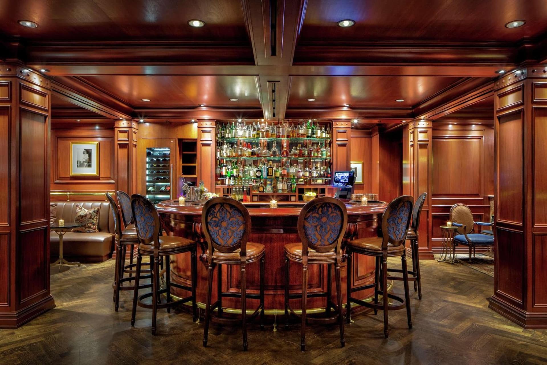 Amway Grand Plaza Hotel, Curio Collection by Hilton gallery photo in Grand Rapids, MI — image 50