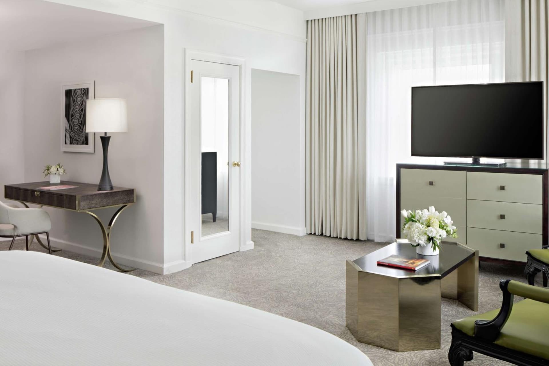 Amway Grand Plaza Hotel, Curio Collection by Hilton gallery photo in Grand Rapids, MI — image 129