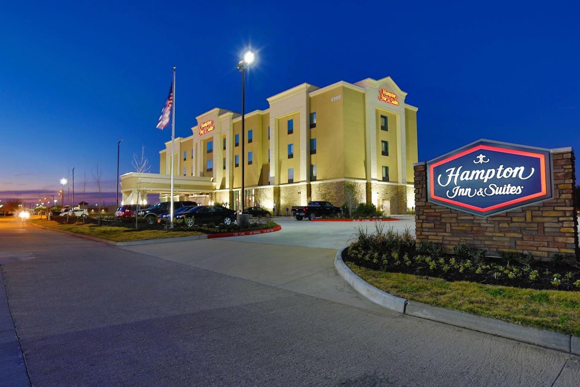Hampton Inn and Suites Missouri City featured exterior or lobby in Missouri City, TX — similar hotel