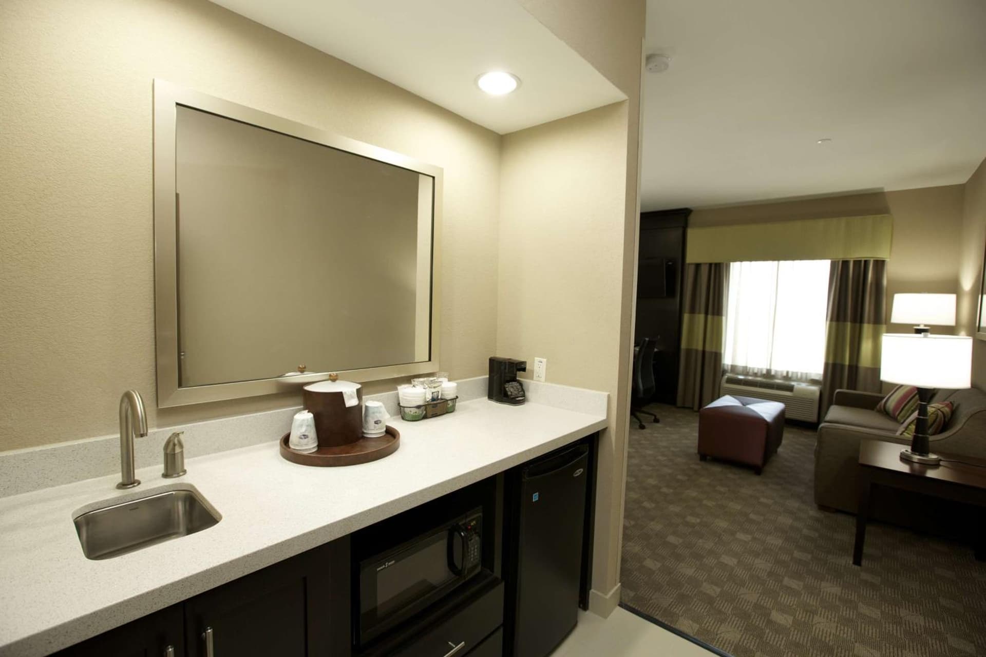 Hampton Inn and Suites Missouri City gallery photo in Missouri City, TX — image 9