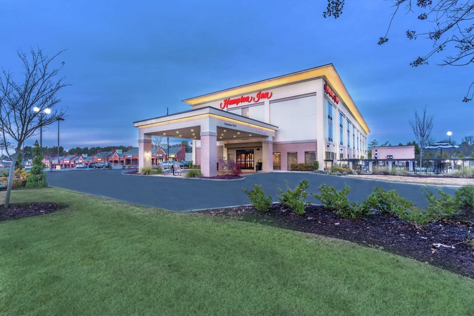 Hampton Inn Milledgeville interior in Milledgeville, GA — gallery photo 2