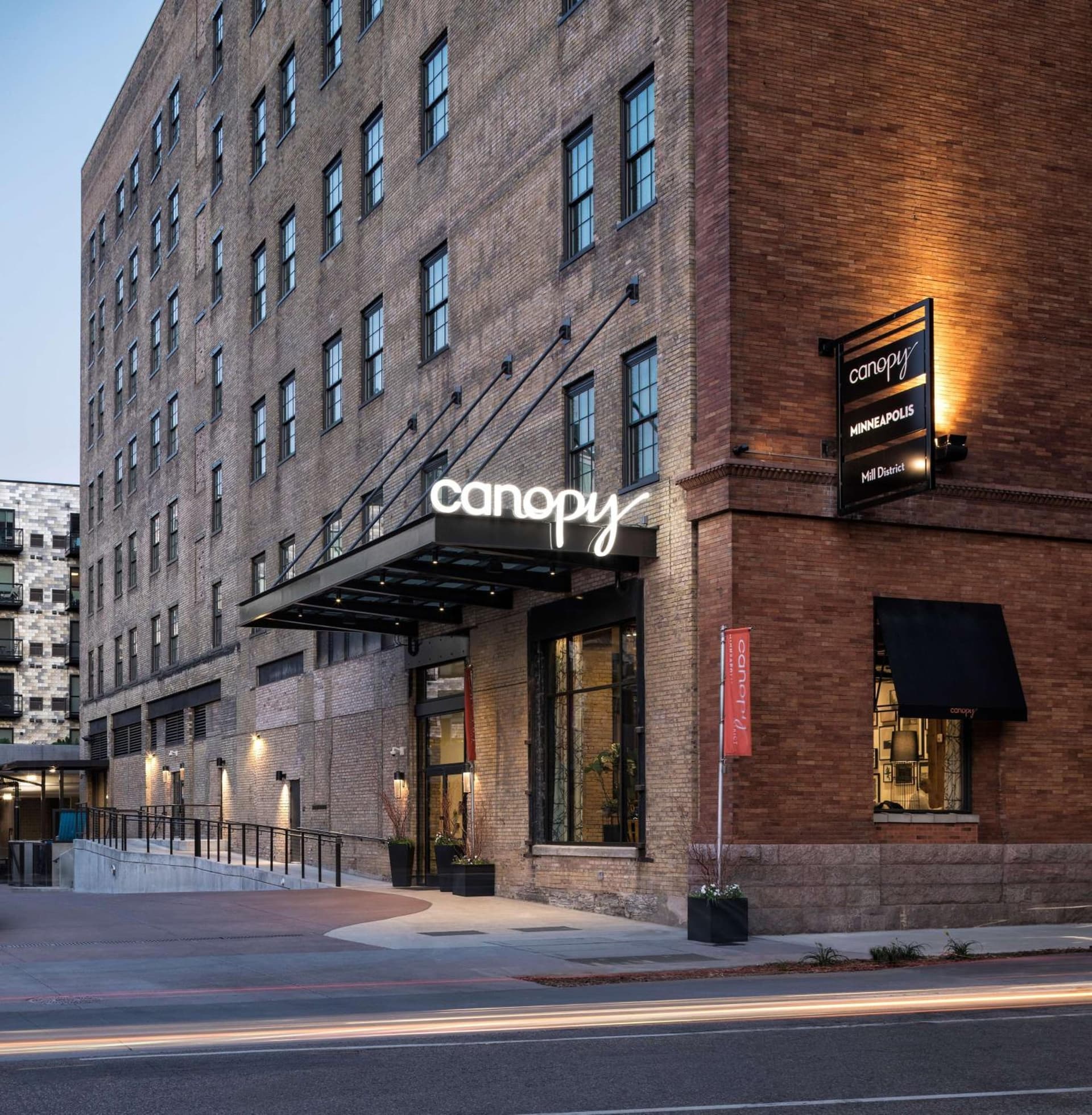 Canopy by Hilton Minneapolis Mill District interior in Minneapolis, MN — gallery photo 2