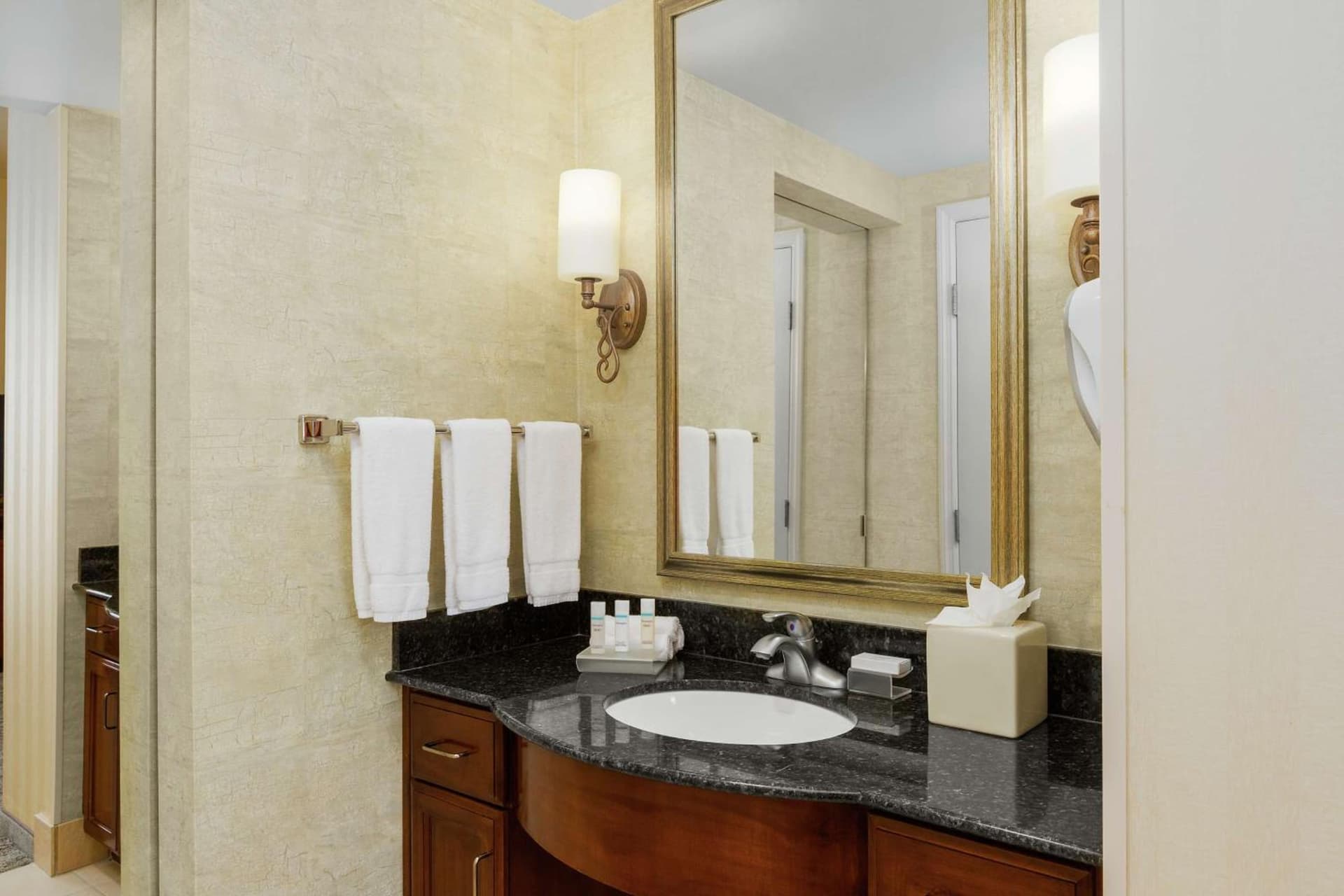 Homewood Suites by Hilton Sacramento Airport-Natomas gallery photo in Sacramento, CA — image 4