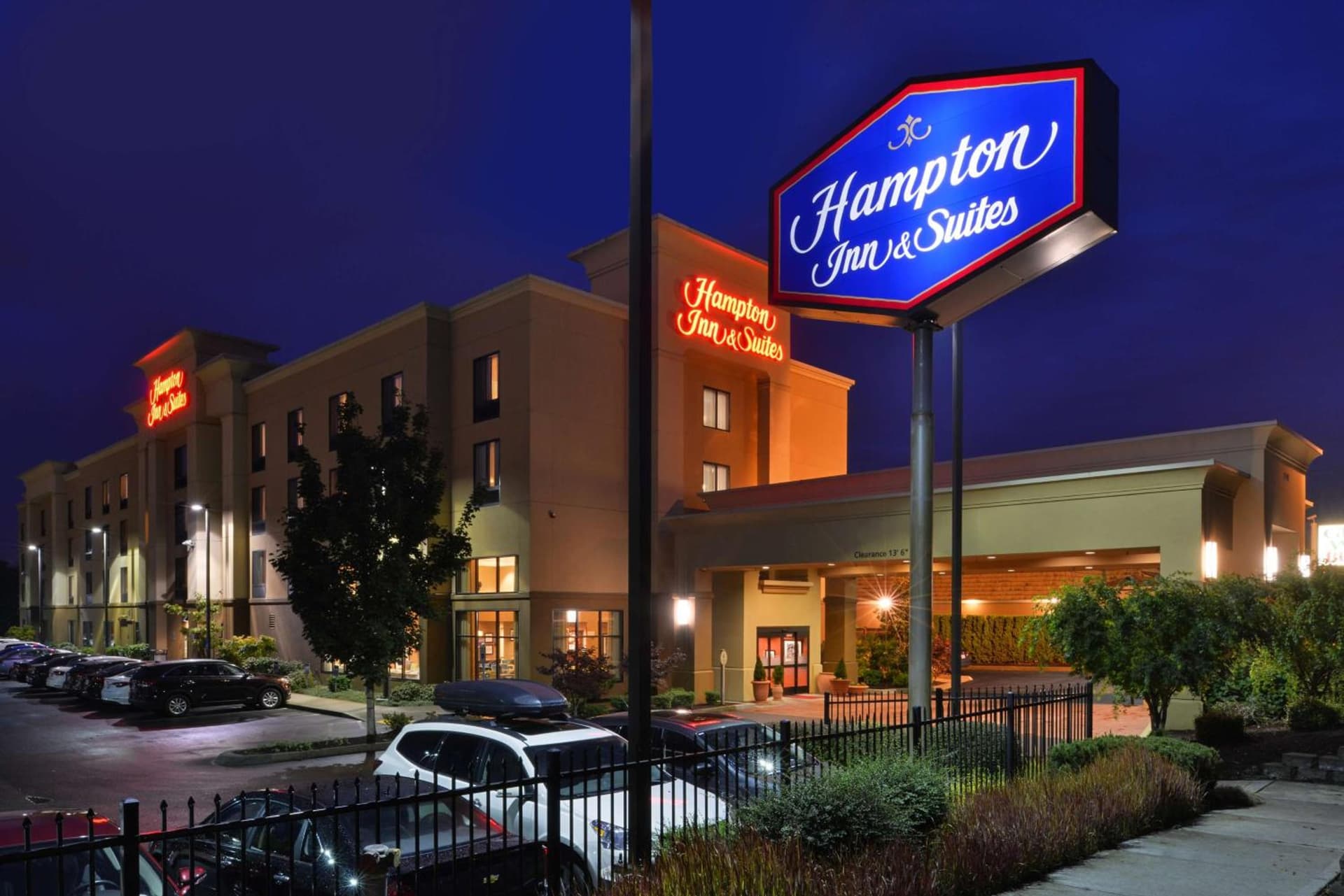 Hampton Inn & Suites Tacoma property views in Tacoma, WA — gallery photo 3
