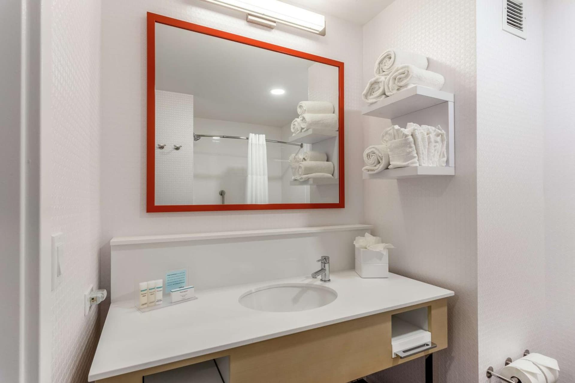 Hampton Inn Oakland Downtown-City Center gallery photo in Oakland, CA — image 16