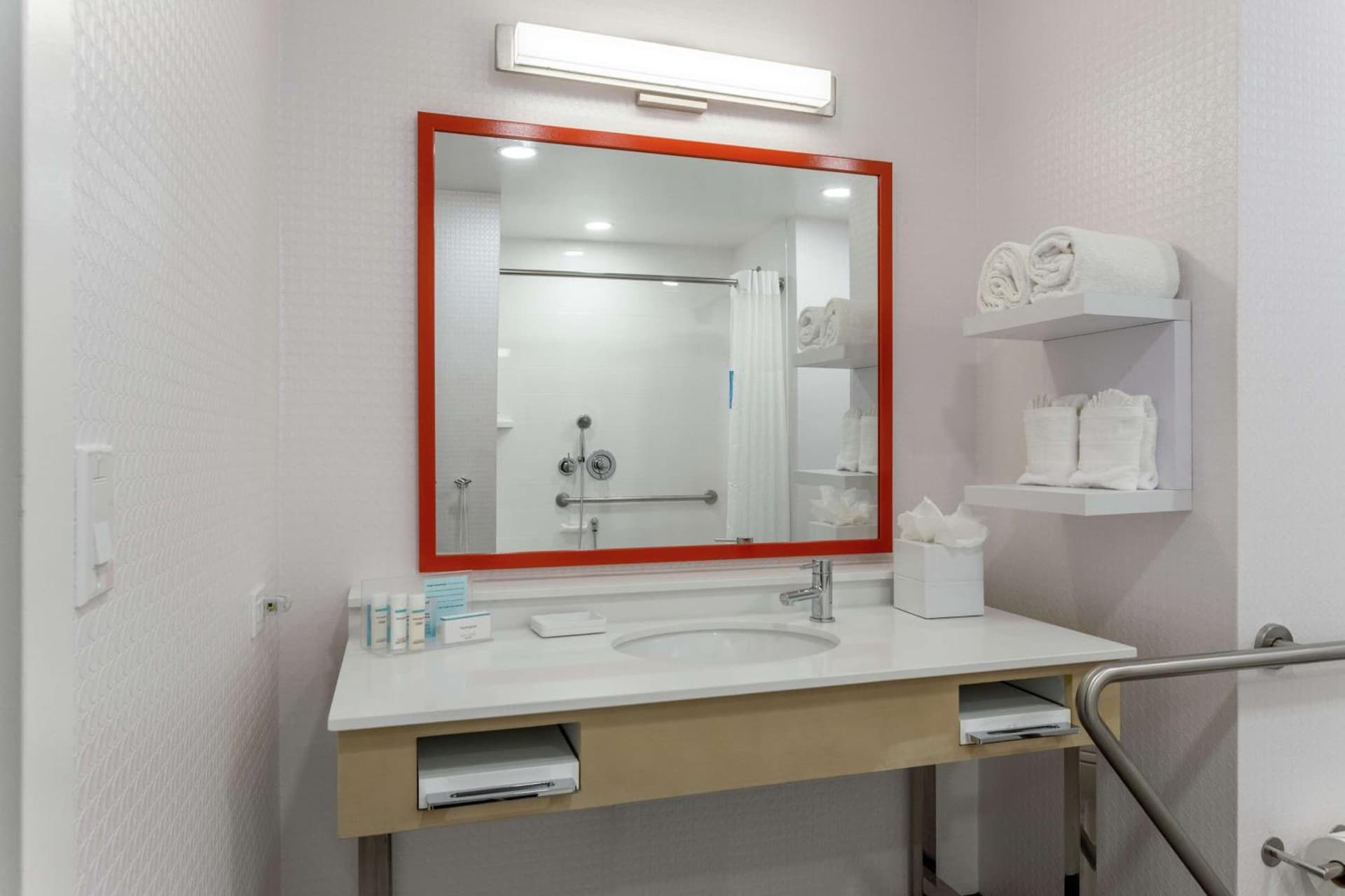 Hampton Inn Oakland Downtown-City Center gallery photo in Oakland, CA — image 19