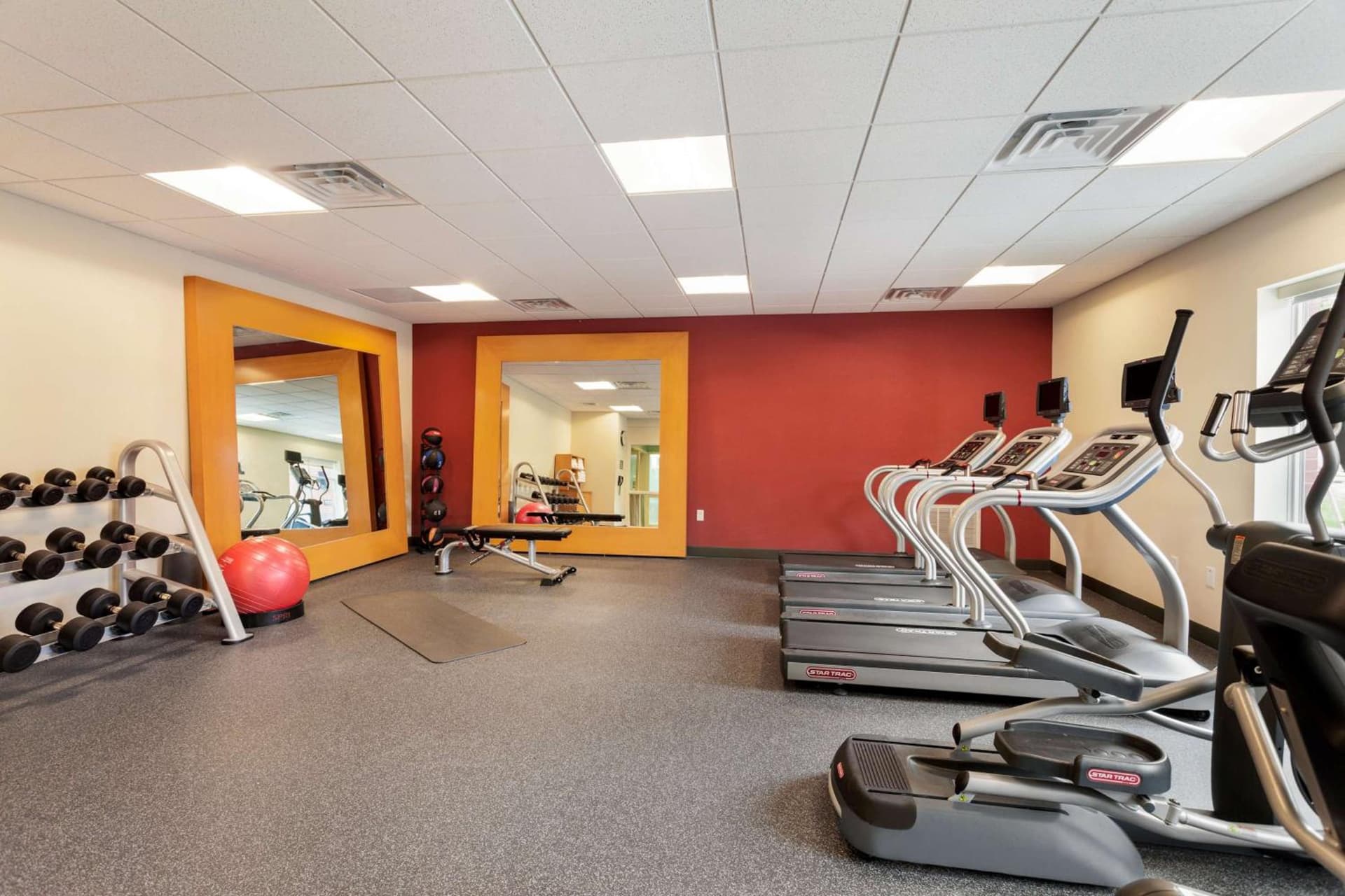 Homewood Suites by Hilton Gateway Hills Nashua gallery photo in Nashua, NH — image 19