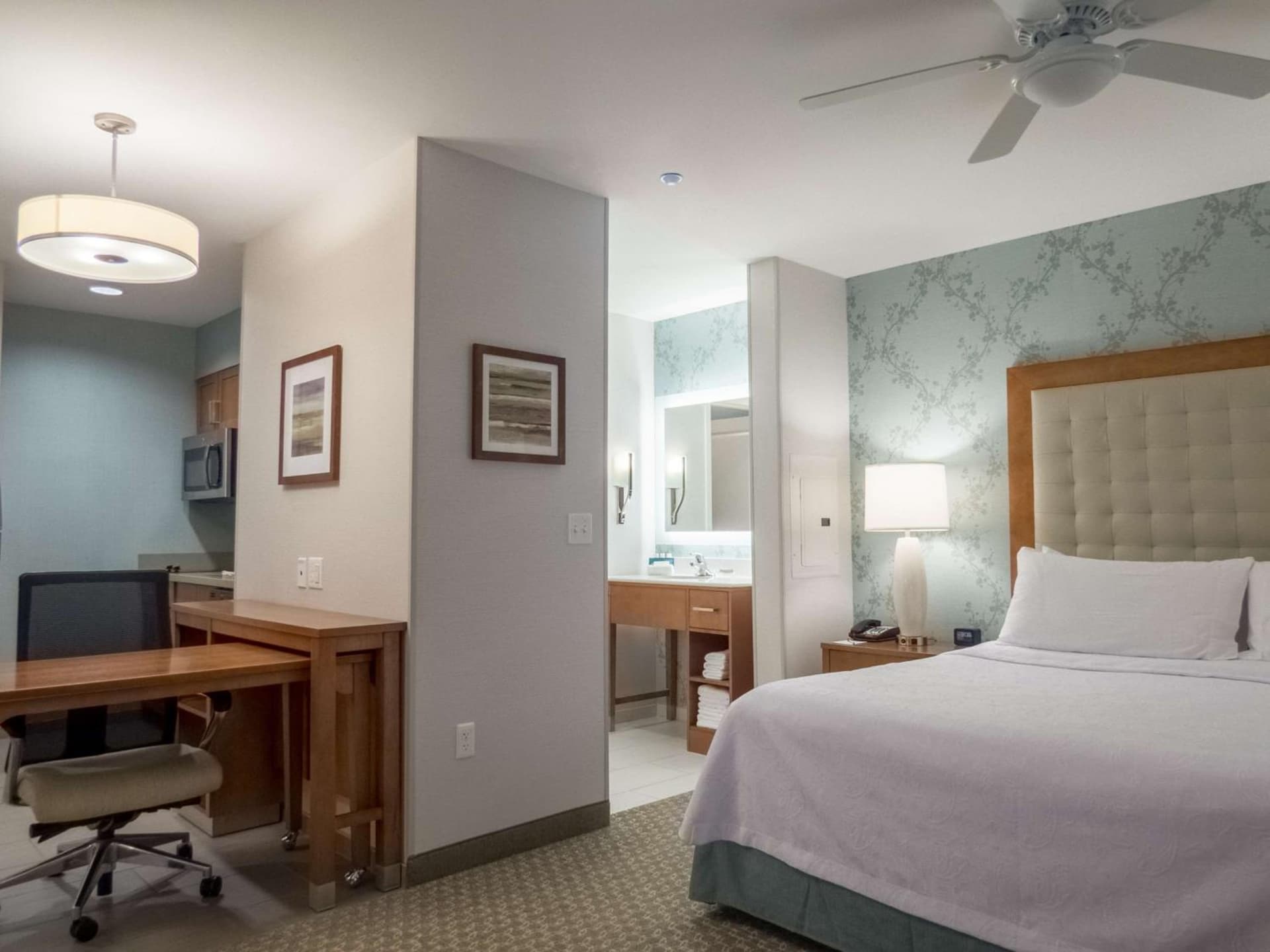 Homewood Suites by Hilton Gateway Hills Nashua gallery photo in Nashua, NH — image 5