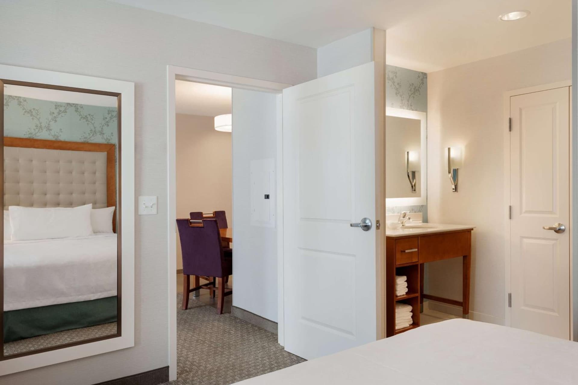 Homewood Suites by Hilton Gateway Hills Nashua gallery photo in Nashua, NH — image 8