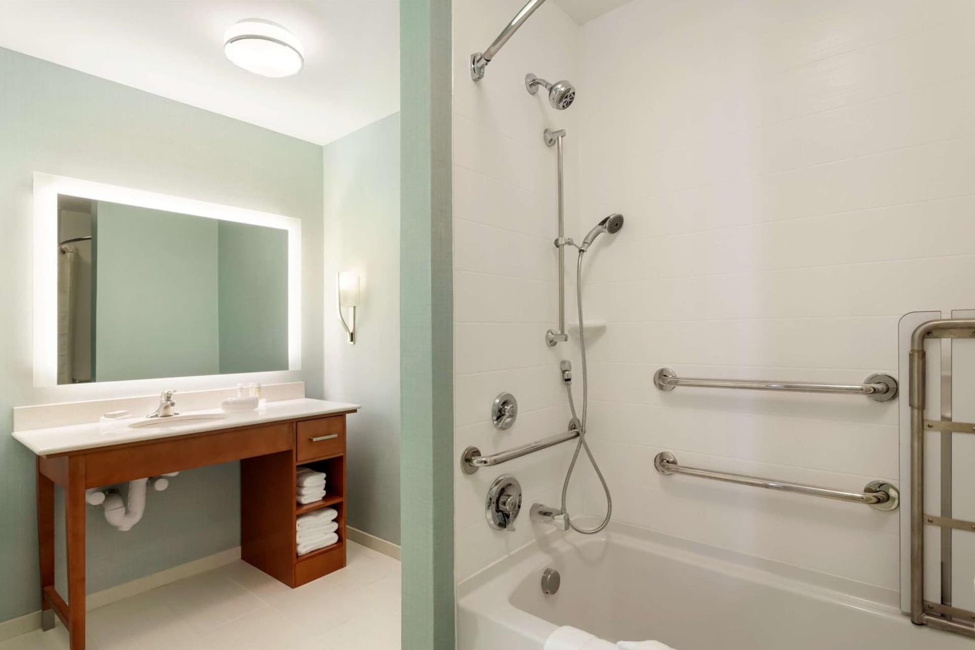 Homewood Suites by Hilton Gateway Hills Nashua gallery photo in Nashua, NH — image 12
