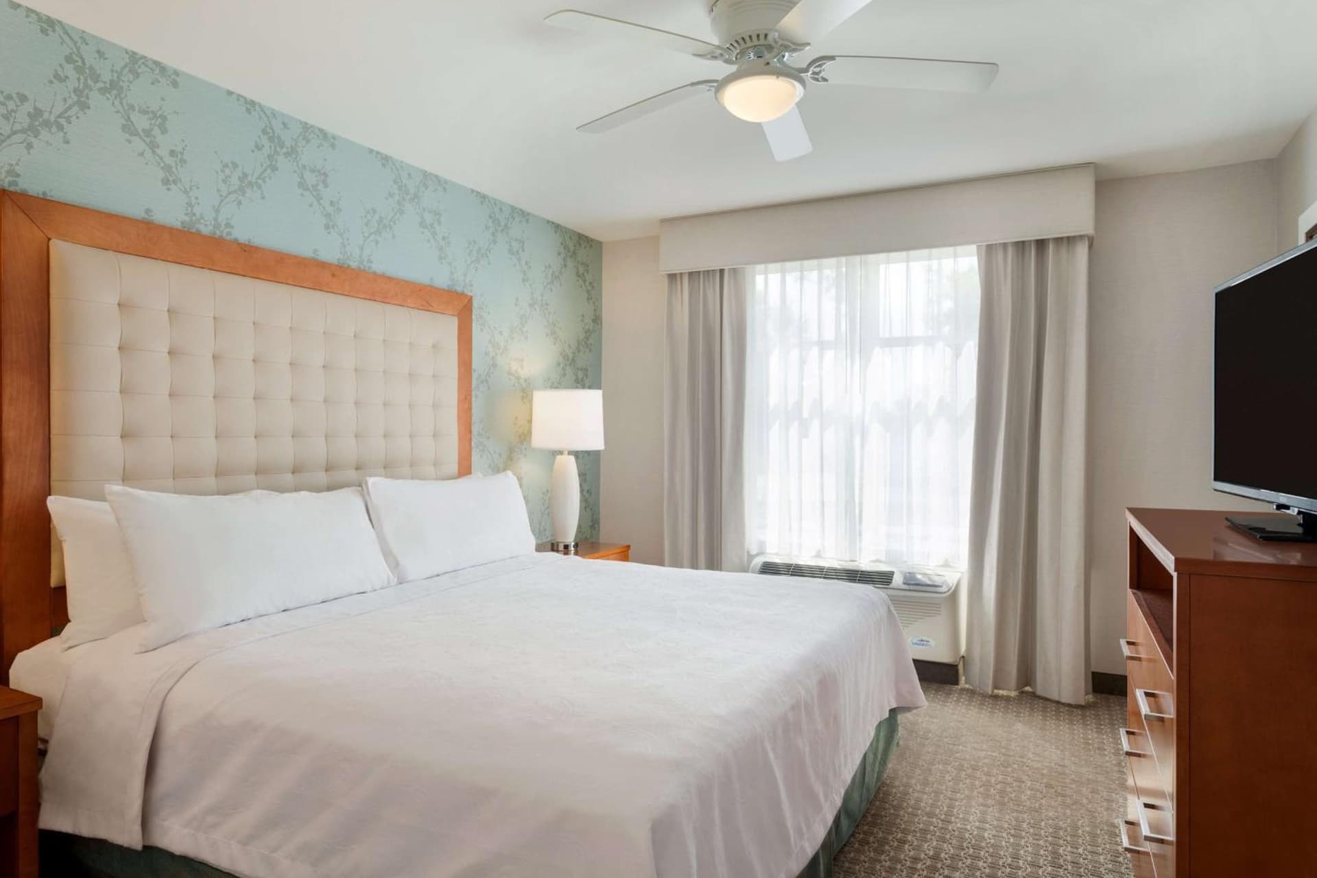 Homewood Suites by Hilton Gateway Hills Nashua gallery photo in Nashua, NH — image 24