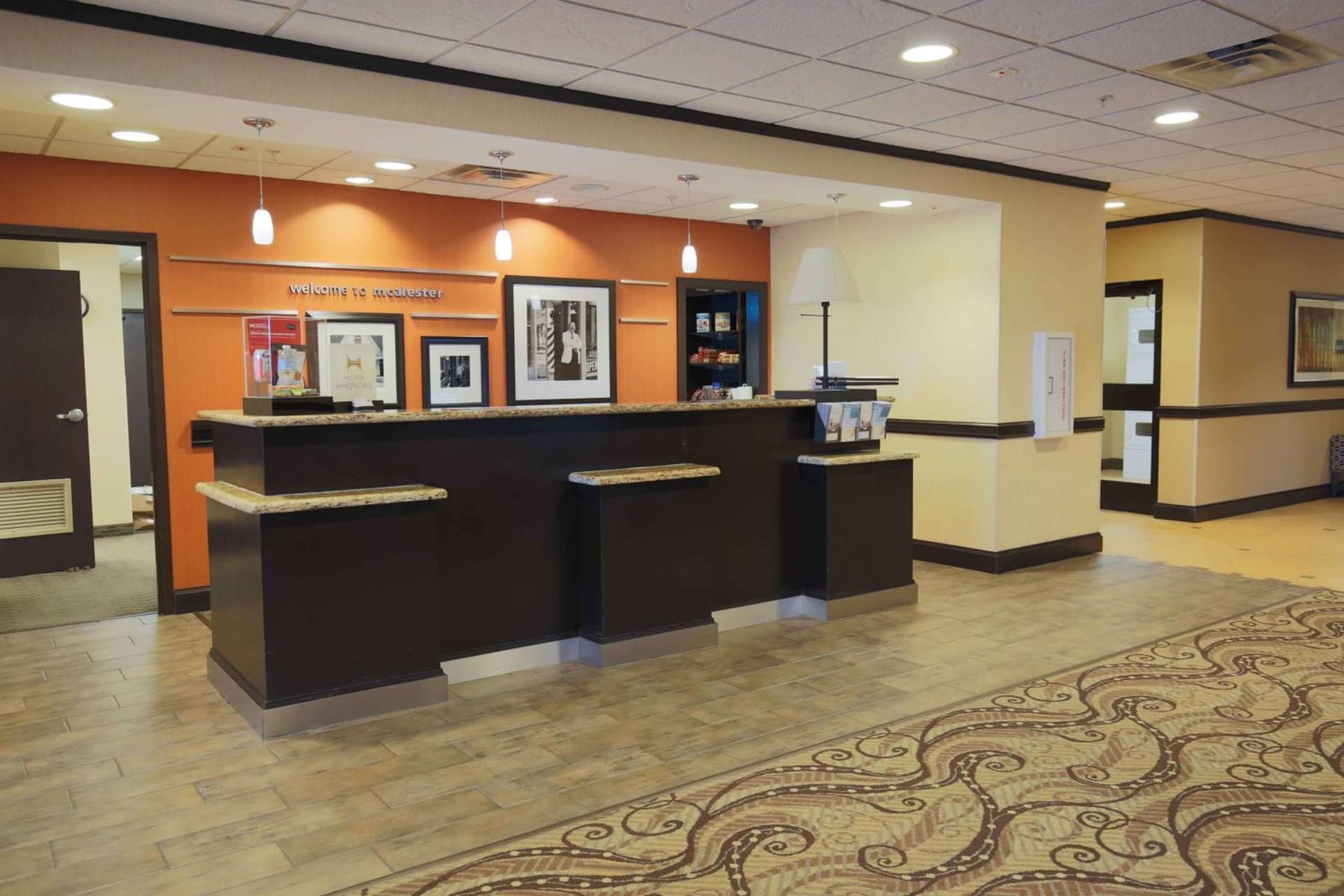 Hampton Inn & Suites McAlester interior in McAlester, OK — gallery photo 2