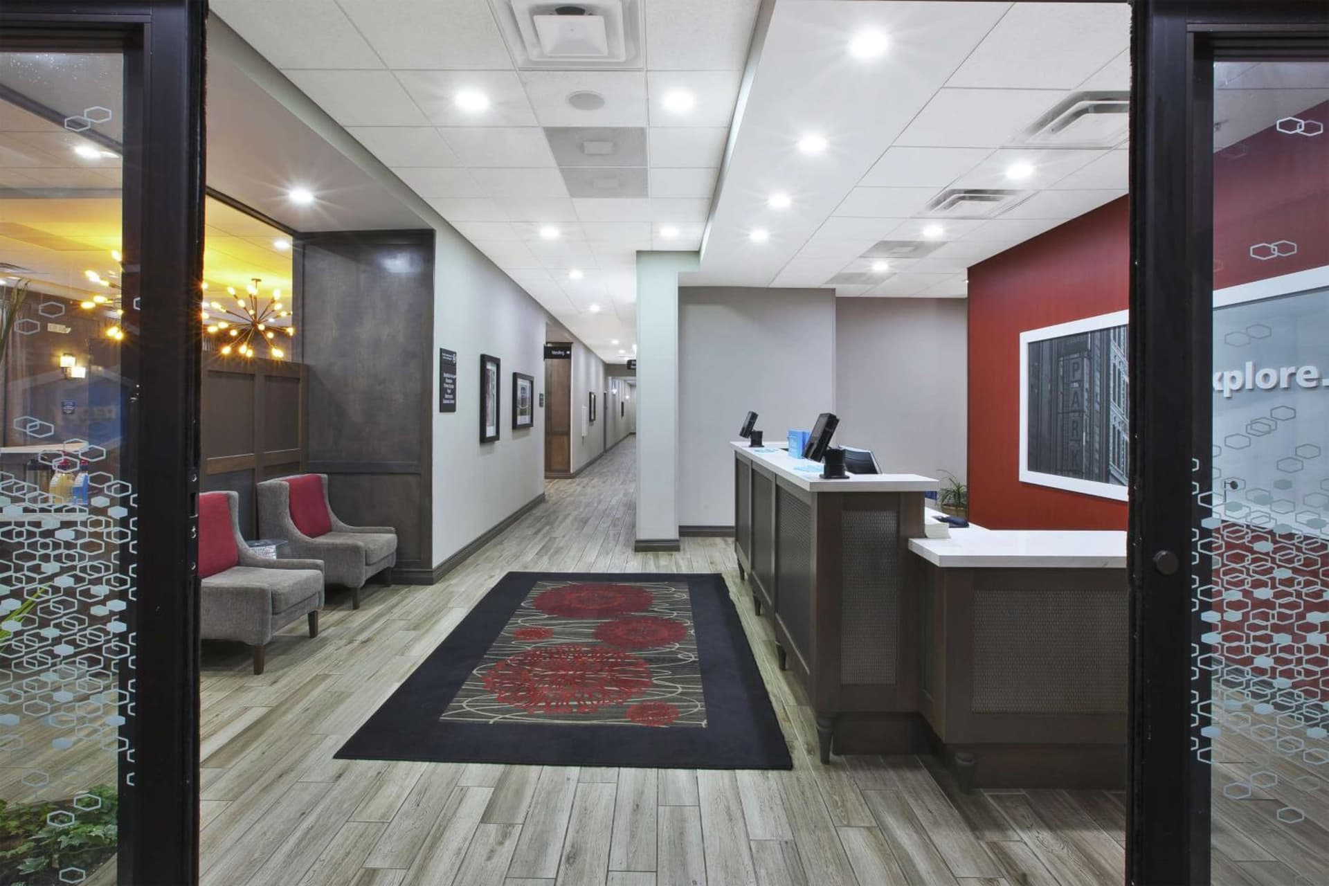Hampton Inn by Hilton Detroit Dearborn gallery photo in Dearborn, MI — image 17