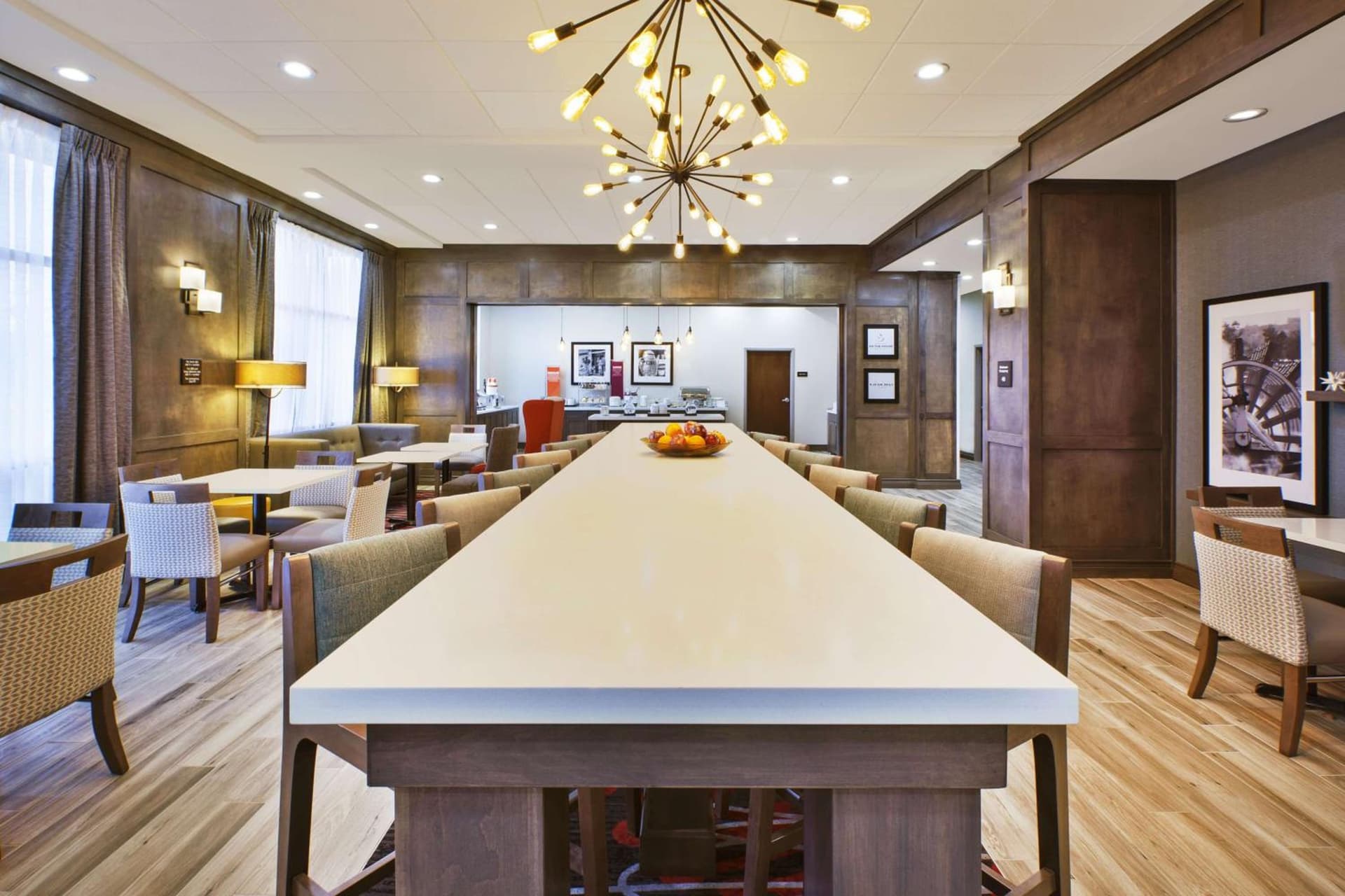 Hampton Inn by Hilton Detroit Dearborn gallery photo in Dearborn, MI — image 20