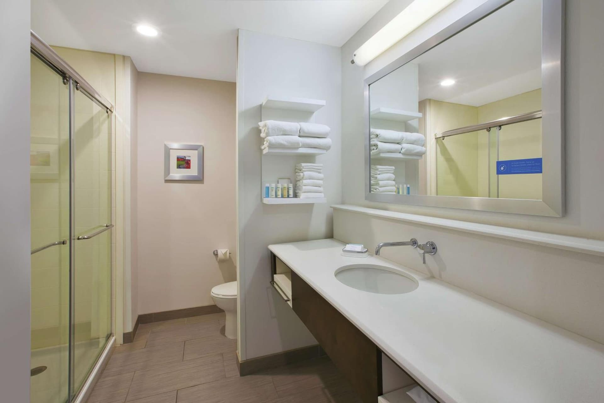 Hampton Inn by Hilton Detroit Dearborn property views in Dearborn, MI — gallery photo 3