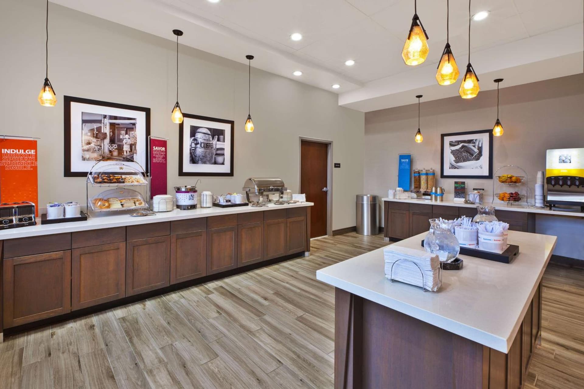 Hampton Inn by Hilton Detroit Dearborn gallery photo in Dearborn, MI — image 15