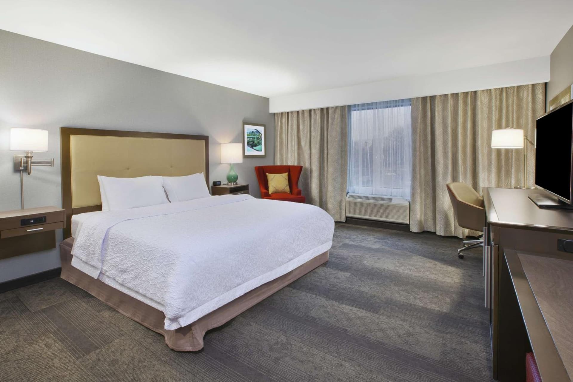 Hampton Inn by Hilton Detroit Dearborn gallery photo in Dearborn, MI — image 6